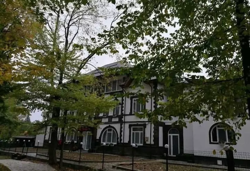 Majatalo Casa De Vis Pucioasa