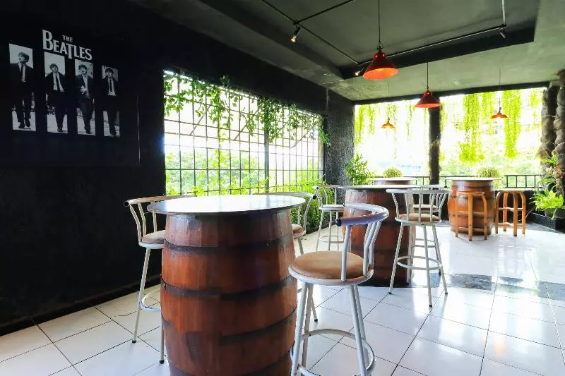 پانسیون Labuana Homestay & Cafe Garden