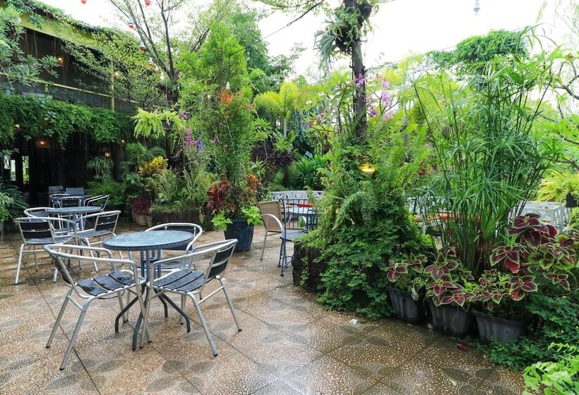 פנסיון Labuana Homestay & Cafe Garden