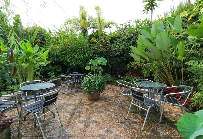 פנסיון Labuana Homestay & Cafe Garden