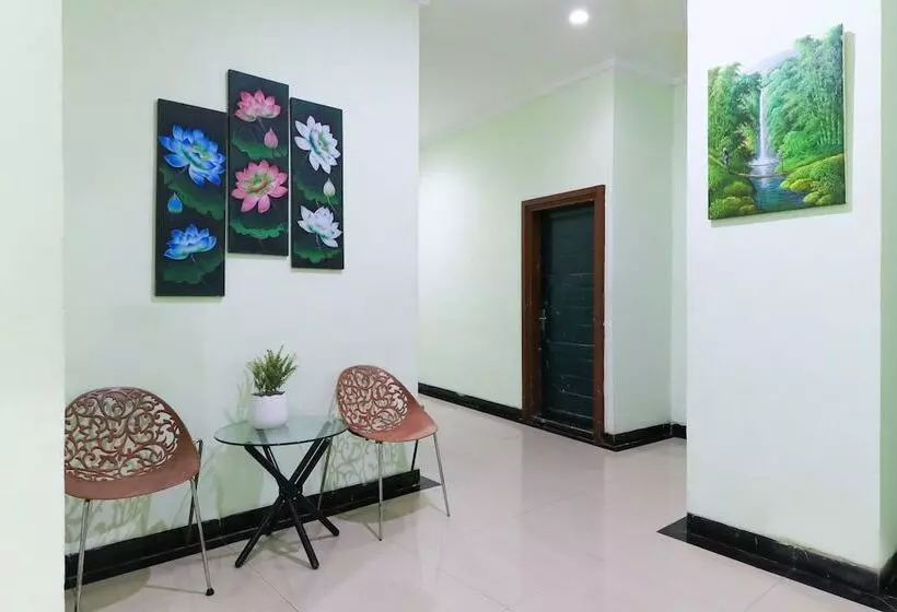 پانسیون Labuana Homestay & Cafe Garden