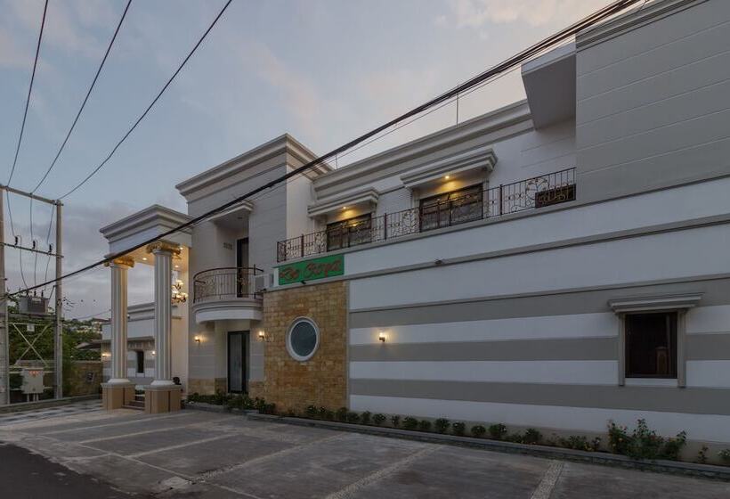 بنسيون Reddoorz Plus Near Pantai Malalayang Manado