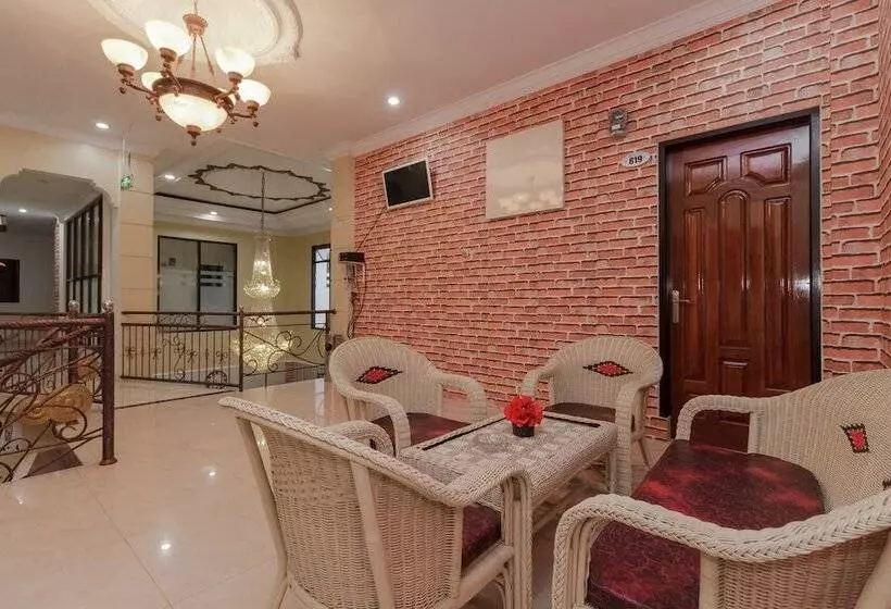 ペンション Reddoorz Plus Near Pantai Malalayang Manado