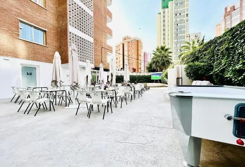 Trebol One Apartments by Mc