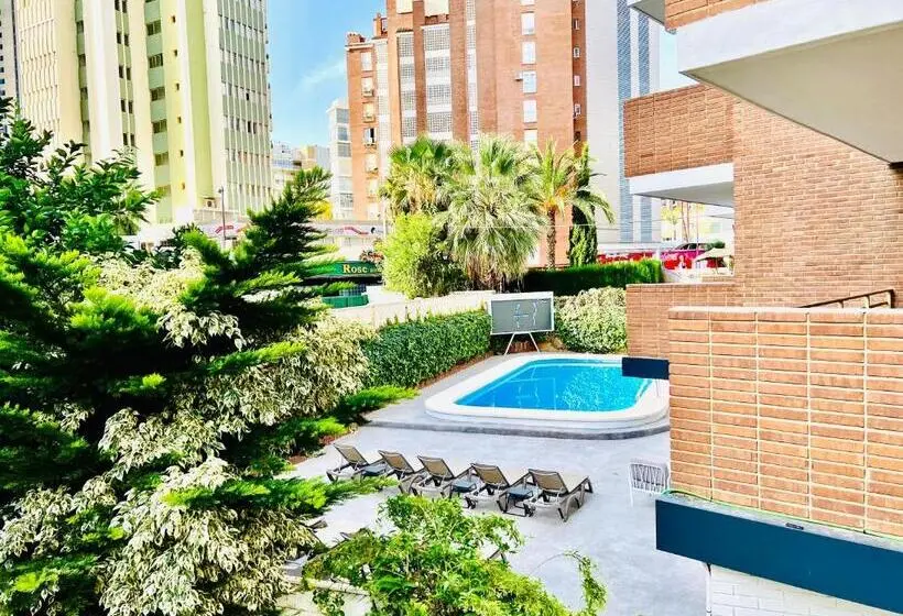 Trebol One Apartments by Mc