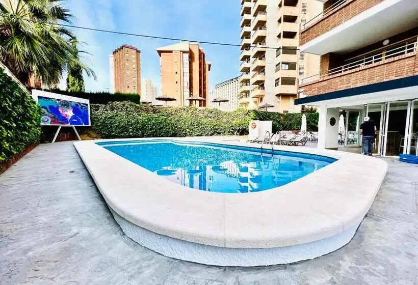 Trebol One Apartments by Mc