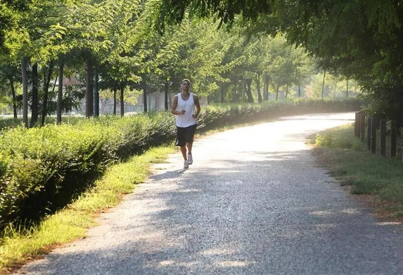 فندق Danubia Park