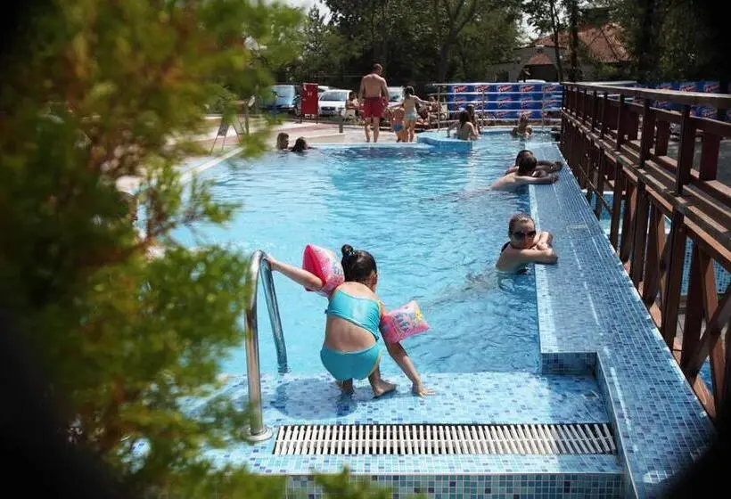 فندق Danubia Park