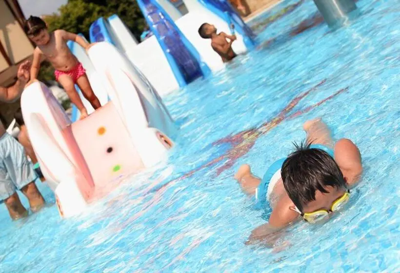 فندق Danubia Park