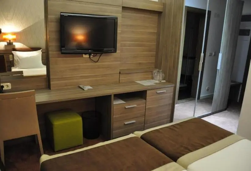 فندق Danubia Park