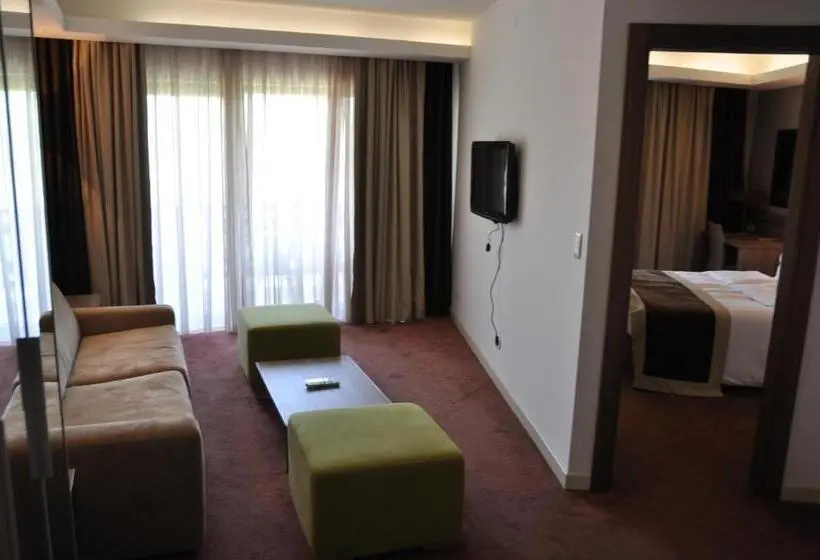 فندق Danubia Park