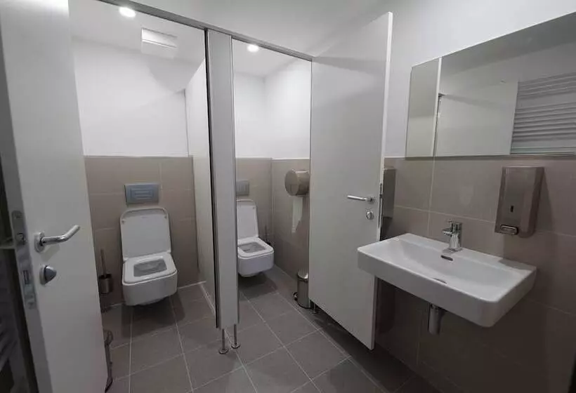 تختخواب و صبحانه More Than Accommodation