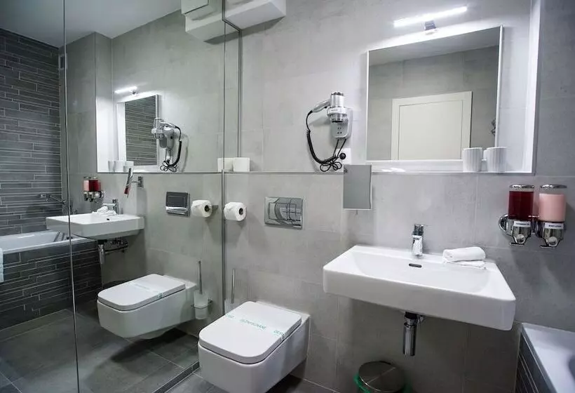 تختخواب و صبحانه More Than Accommodation