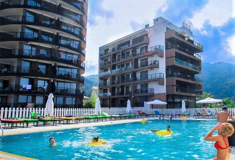 فندق Roshe By Mgzavrebi