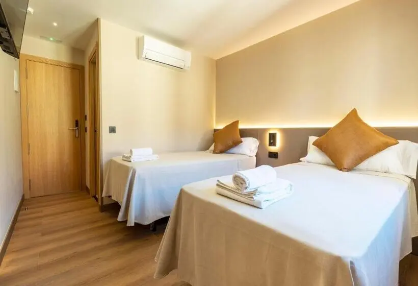 هتل Negresco Plaza Mayor