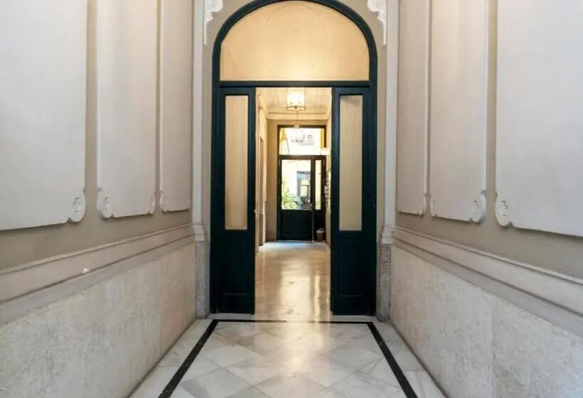 هتل Negresco Plaza Mayor