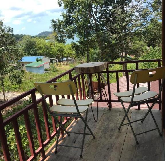 هاستل The Small Guest House