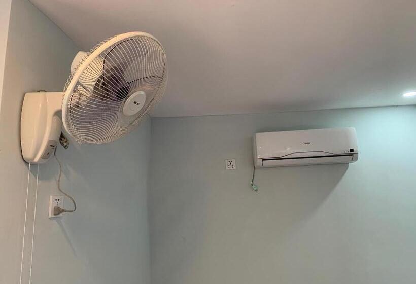 هاستل The Small Guest House