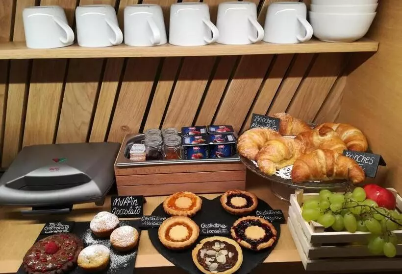 Majatalo Releven Guest House