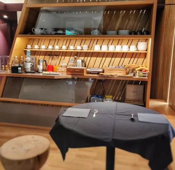 Majatalo Releven Guest House