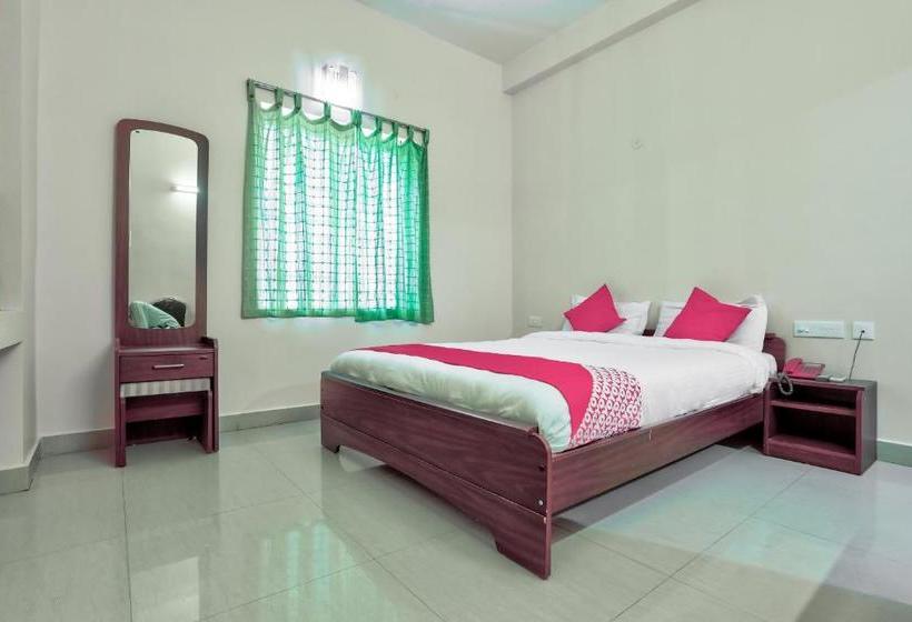 Hotel Theertha Park