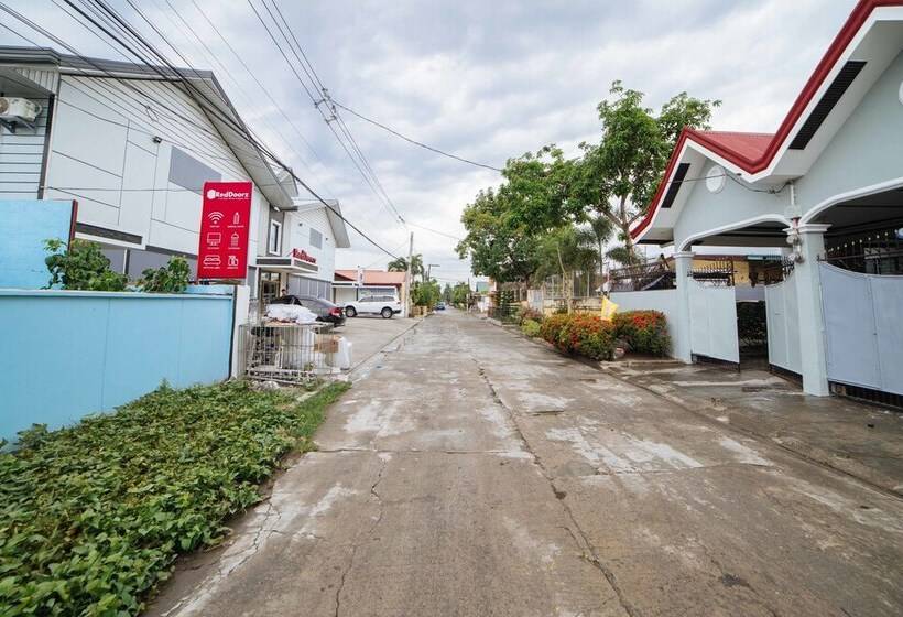 בית מלון כפרי Reddoorz @ Colorado Street Angeles City