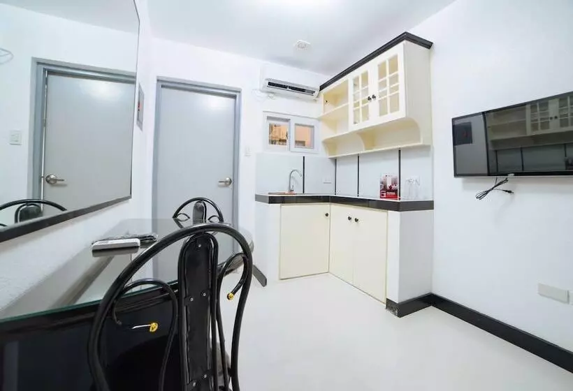 Hotelli Reddoorz @ Colorado Street Angeles City