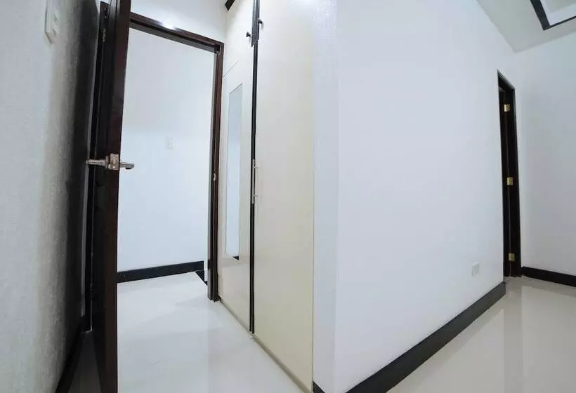 Hotelli Reddoorz @ Colorado Street Angeles City