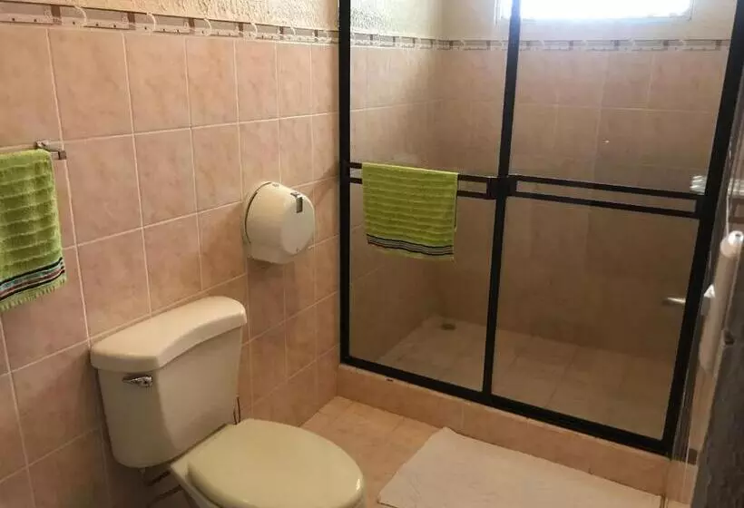 تختخواب و صبحانه Casa Del Suizo