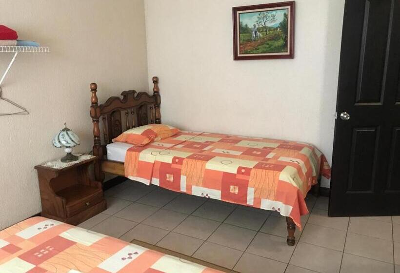 تختخواب و صبحانه Casa Del Suizo