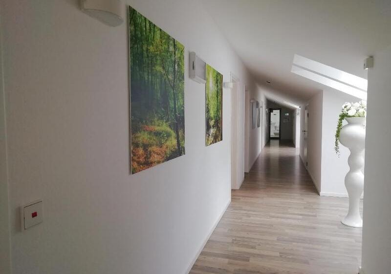 בית מלון כפרי Habitat Esslingen