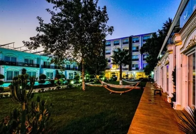 هتل Lara Garden