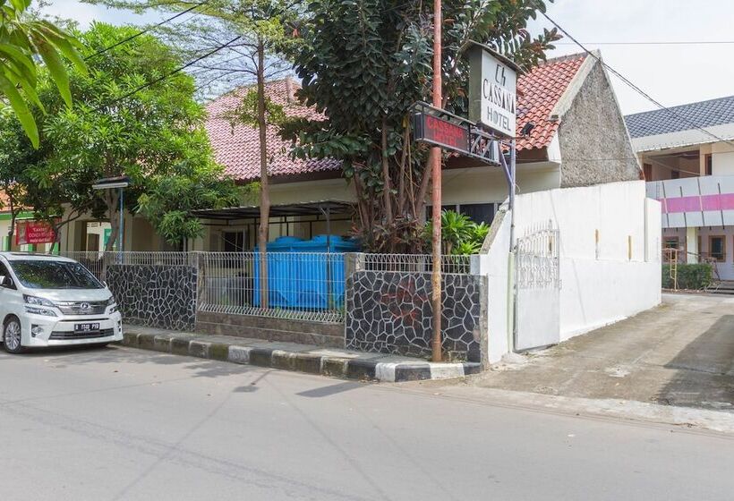 בית מלון כפרי Reddoorz Near Pasar Pagi Cirebon 2