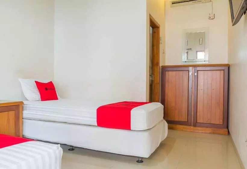 Hotelli Reddoorz Near Pasar Pagi Cirebon 2