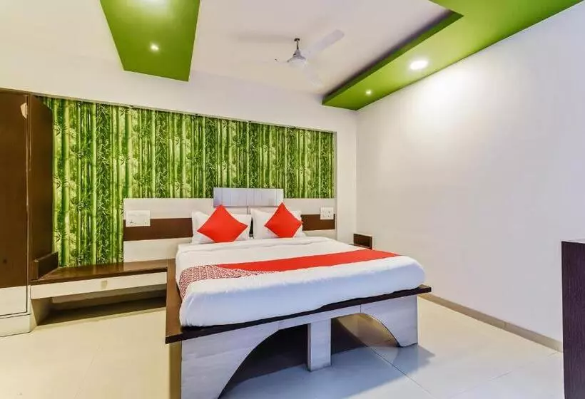 ホテル O Sachin Residency