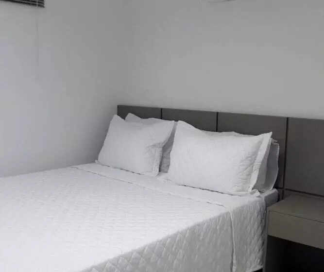 پانسیون Transcar Suites