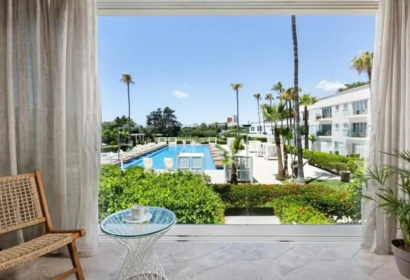 So White Beach Resort