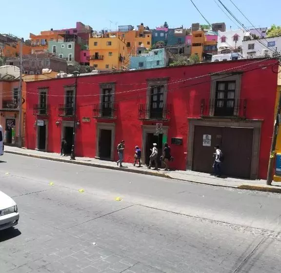 هتل Dos Rios