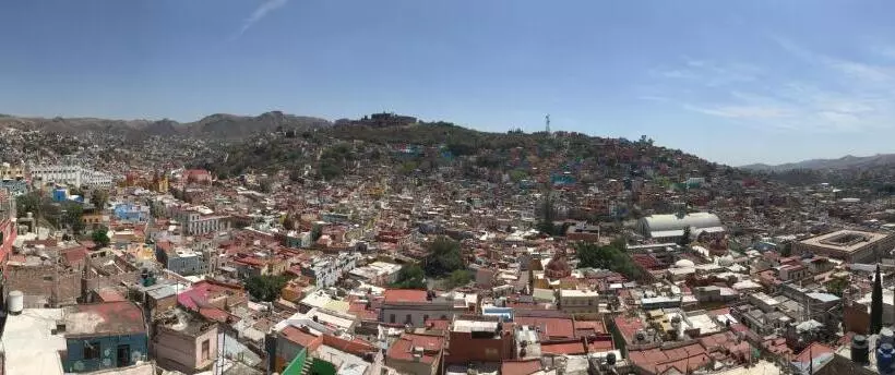 هتل Dos Rios