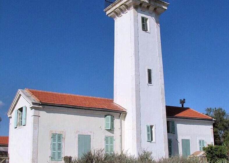 هتل Le Neptune En Camargue