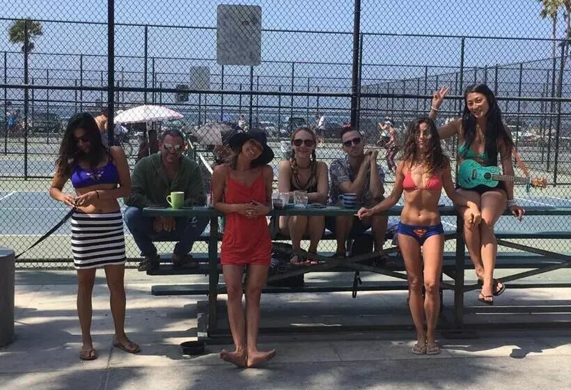 Ocean Front Vortex Female Hostel Private Rooms Free Bikes