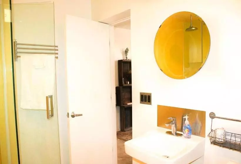 Ocean Front Vortex Female Hostel Private Rooms Free Bikes