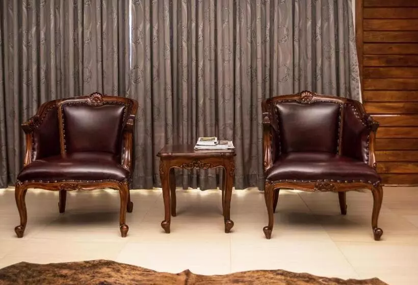 تختخواب و صبحانه Peaconwood Boutique Villa