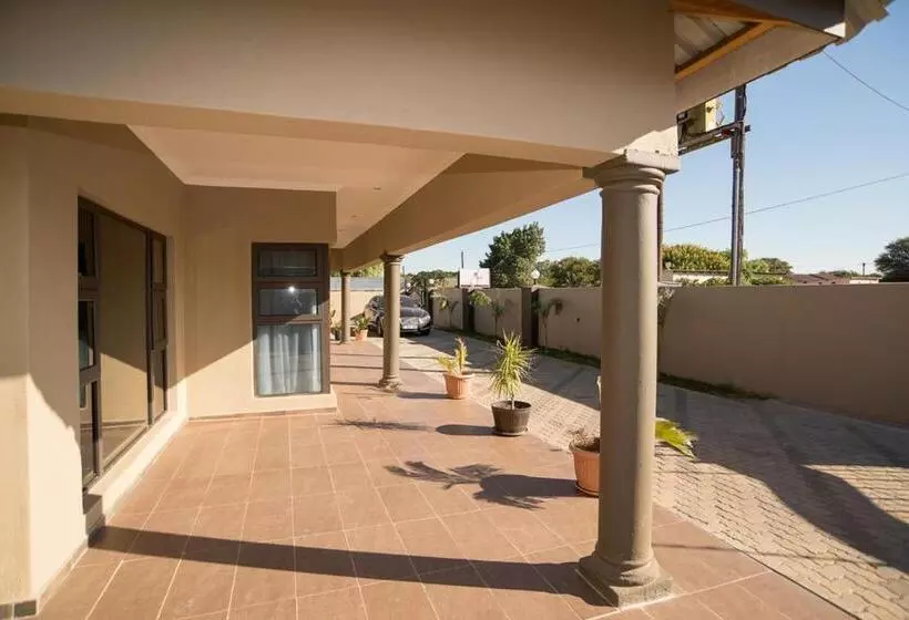 تختخواب و صبحانه Peaconwood Boutique Villa