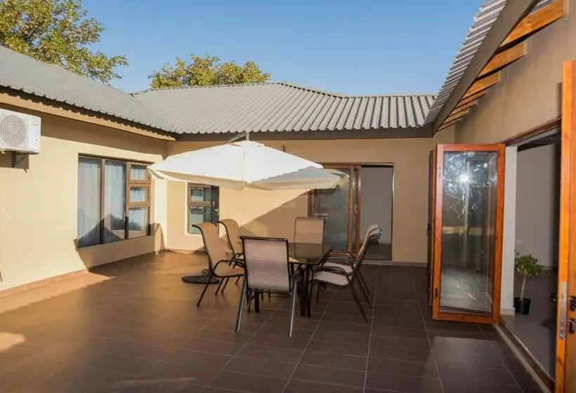 تختخواب و صبحانه Peaconwood Boutique Villa