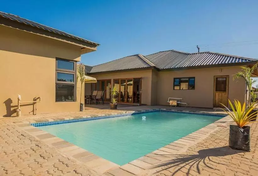 تختخواب و صبحانه Peaconwood Boutique Villa