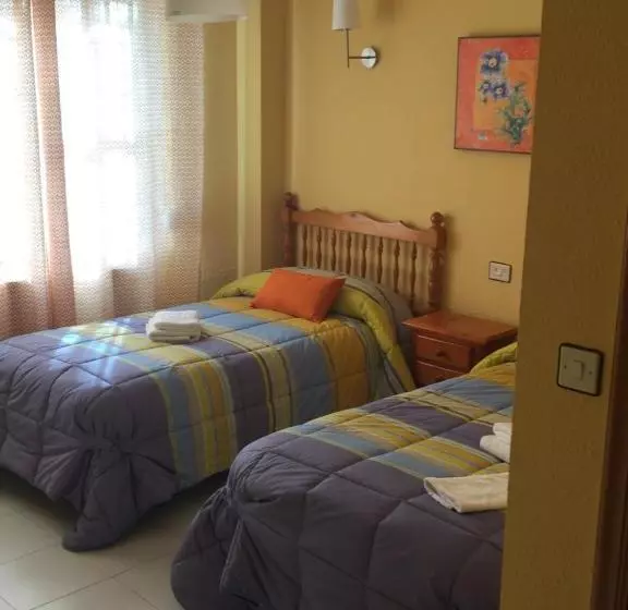 Hotelli Hostal Asador La Montaña