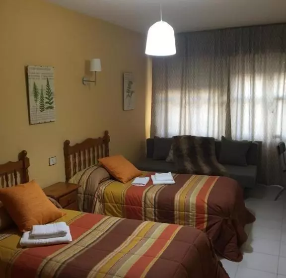 Hotelli Hostal Asador La Montaña