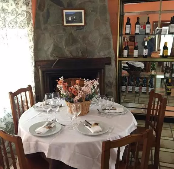 Hotelli Hostal Asador La Montaña