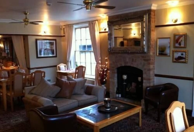 בית מלון כפרי The Golden Boar